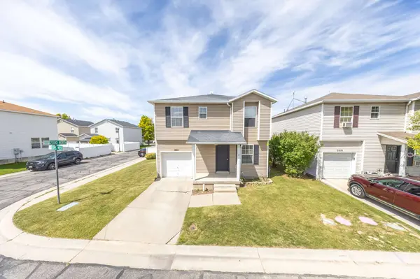 2011 N 2095 W, Clinton, UT 84015