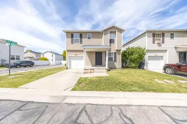 2011 N 2095 W, Clinton, UT 84015