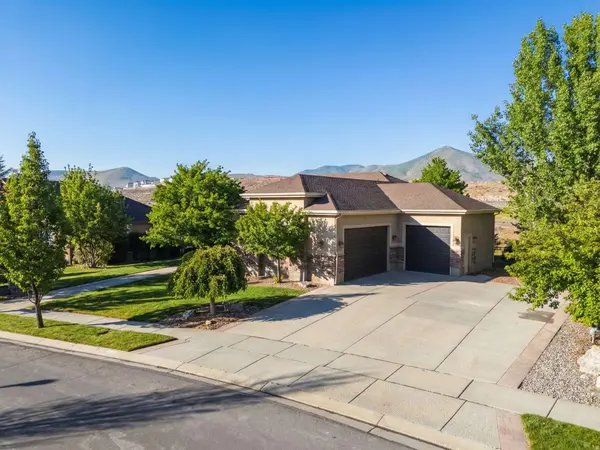 9225 N MOUNT AIREY DR, Eagle Mountain, UT 84005