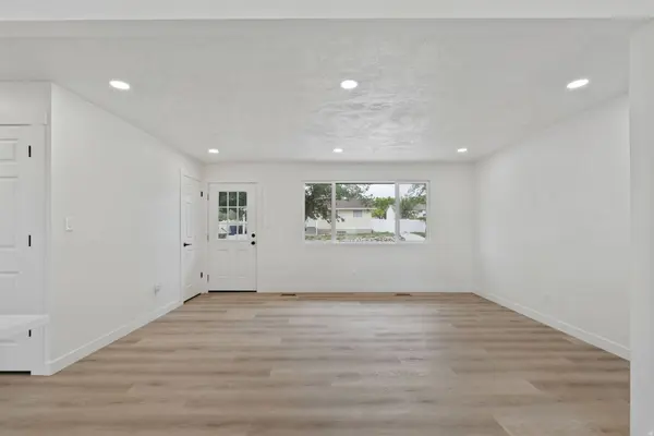 7430 W ANTONIO DR, Magna, UT 84044