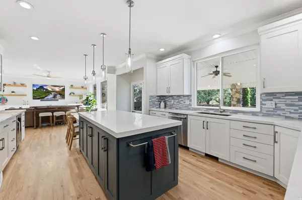 10664 S TRAILRIDGE CIR, Sandy, UT 84092