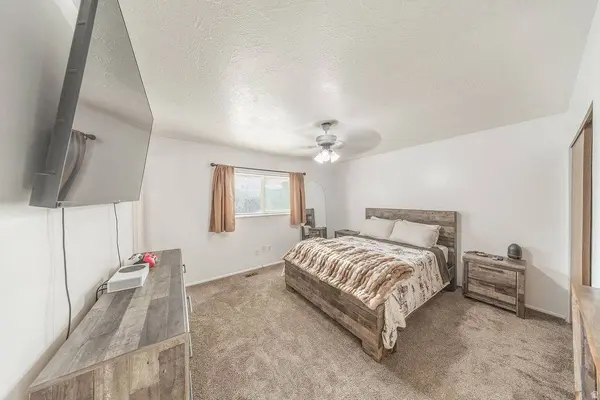 1135 N CONNECTICUT AVE W, Harrisville, UT 84404