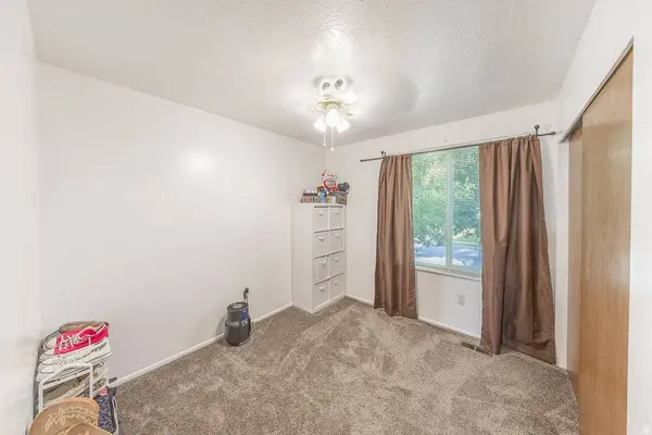 1135 N CONNECTICUT AVE W, Harrisville, UT 84404