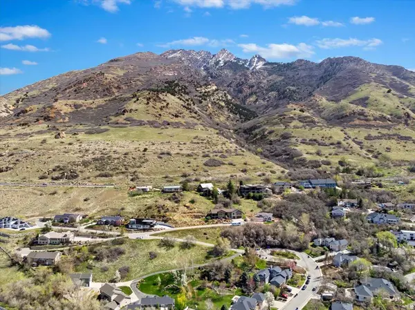 3088 E SILVER HAWK DR S, Holladay, UT 84121