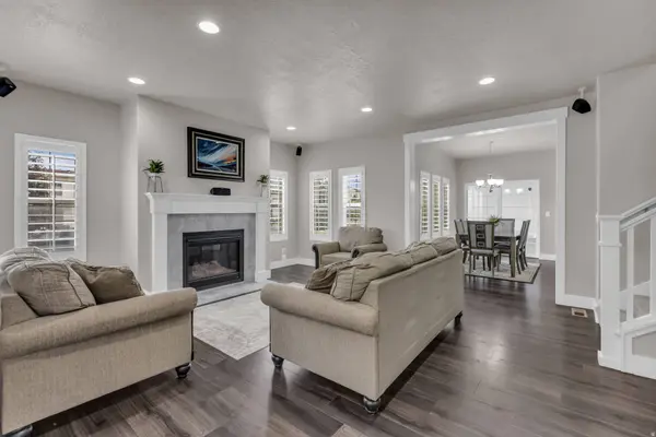 10562 S STURGEON DR, South Jordan, UT 84009