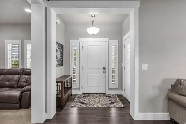 10562 S STURGEON DR, South Jordan, UT 84009
