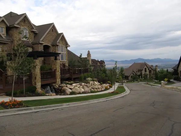 Who Should Sell Your Draper, Utah Home? What to Look For in an Agent