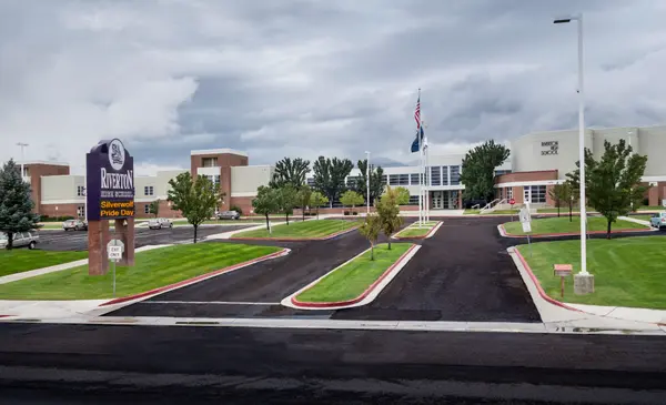 Riverton, Utah Schools Explained: A Guide for House-Hunting Parents,Dallon Smith