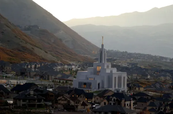 Living in Draper, Utah: Mountains, Trails, and a Premium Price Tag,Dallon Smith