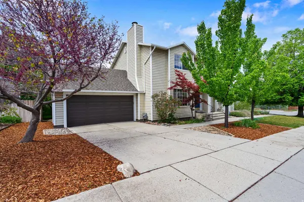 6896 HILLSIDE VILLAGE CIR, Cottonwood Heights, UT 84121