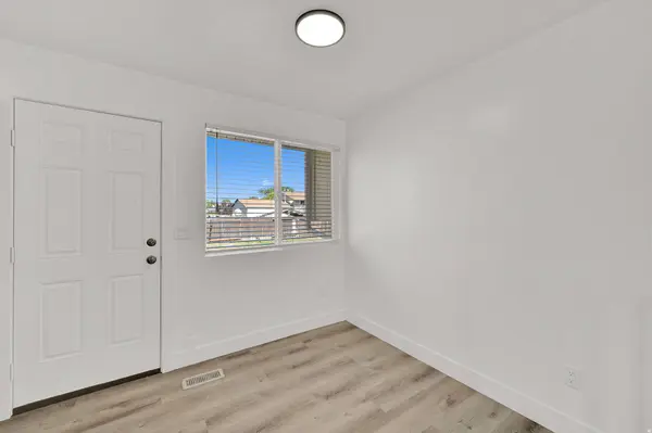 958 N 2075 W, Farr West, UT 84404