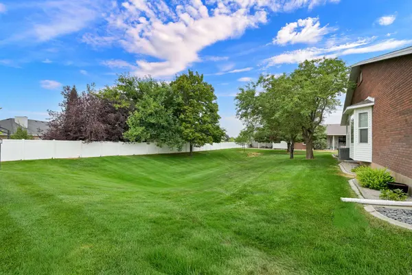 974 E 5750 S, South Ogden, UT 84405