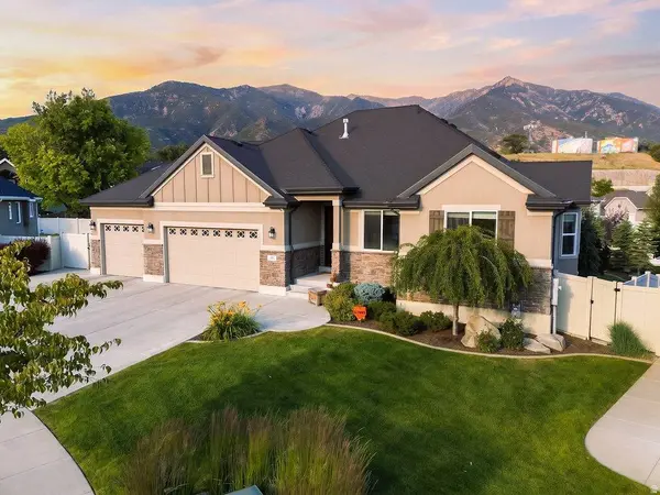 1402 E 5550 S, South Ogden, UT 84403