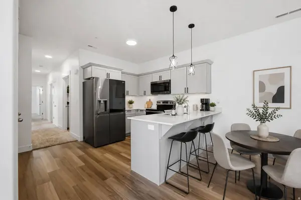 949 W BIG BEN LN #201, Saratoga Springs, UT 84045