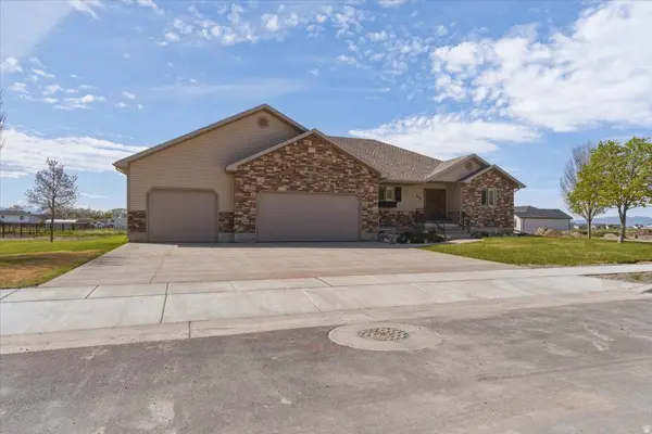 808 N 2300 ST W, Tremonton, UT 84337