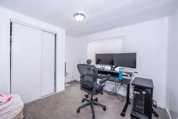 2600 N HILL FIELD RD #5, Layton, UT 84041