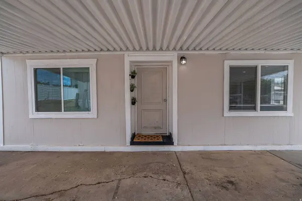 2600 N HILL FIELD RD #5, Layton, UT 84041