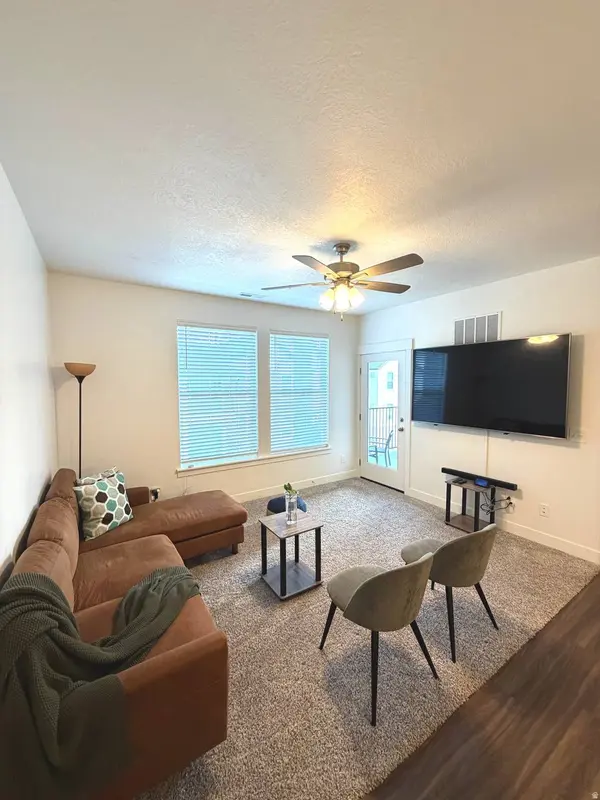 912 N HEMSWORTH WAY #201, Saratoga Springs, UT 84045