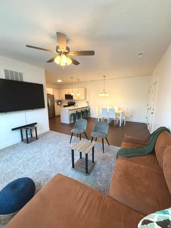 912 N HEMSWORTH WAY #201