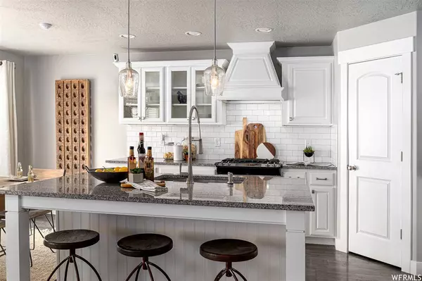 9034 N Mt Airey Dr, Eagle Mountain, UT 84005-4605