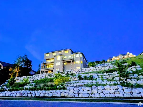 1596 E MILLBROOK WAY S, Bountiful, UT 84010