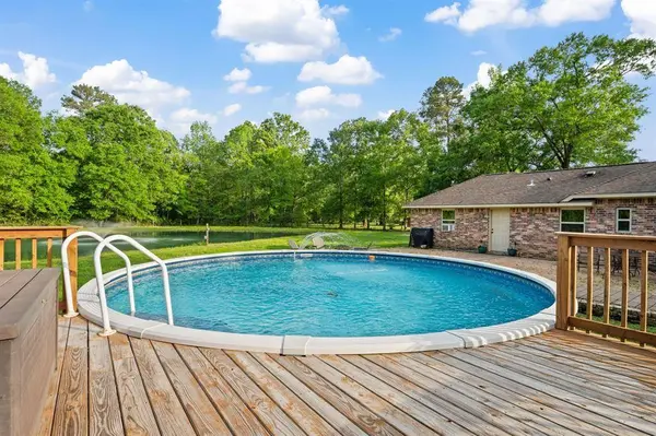 26585 1st TER, Splendora, TX 77372