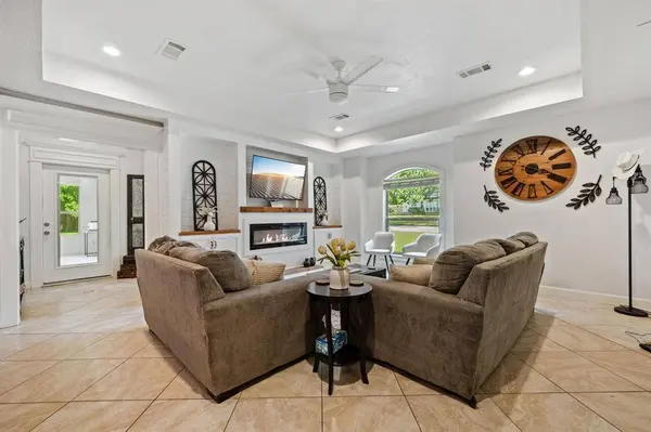 14940 Constellation CIR W, Willis, TX 77318