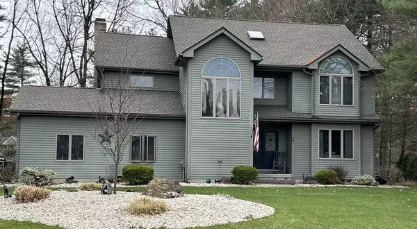 12 Winding Brook Ln, East Longmeadow, MA 01028