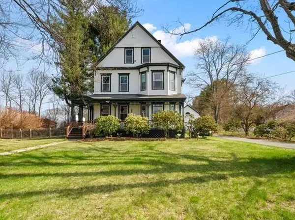 41 Elm St, Auburn, MA 01501