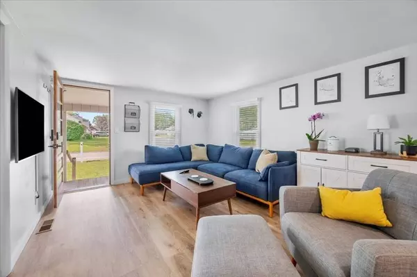 89 Homer Ave, Chicopee, MA 01020