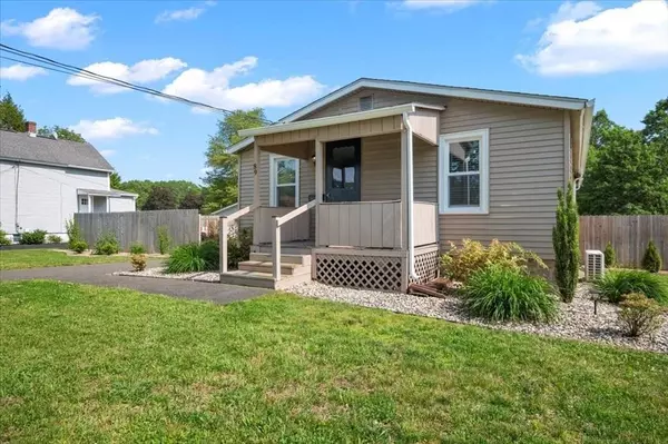 89 Homer Ave, Chicopee, MA 01020