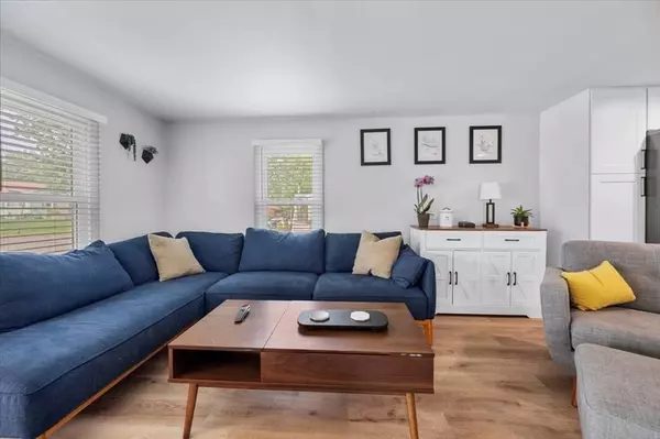 89 Homer Ave, Chicopee, MA 01020