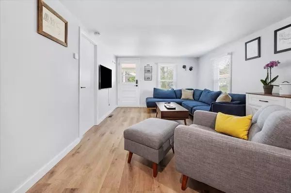 89 Homer Ave, Chicopee, MA 01020