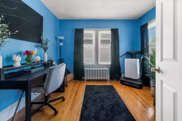 7 Turner St, Springfield, MA 01108