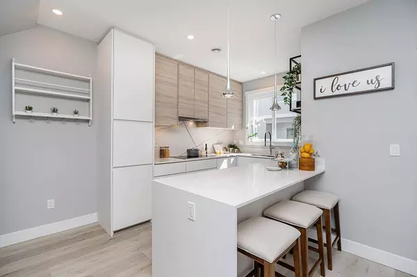 6017 No 4 RD #10, Richmond, BC V6Y 0M1