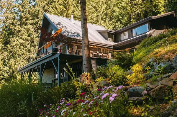 485 Timbertop DR, Lions Bay, BC V0N 2E0