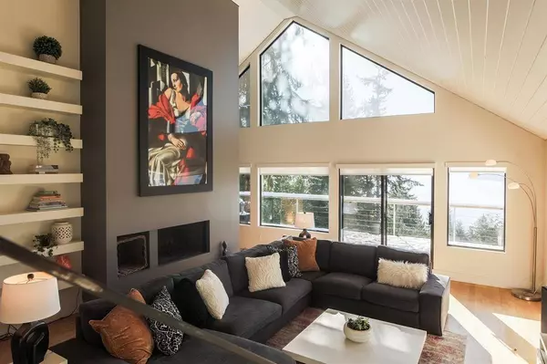 485 Timbertop DR, Lions Bay, BC V0N 2E0