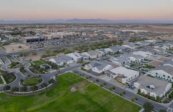 Moving to Arizona: What are the 5 Best Tips for Buying a Home in Queen Creek for Relocating Families?