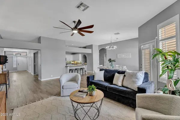 10809 W Harmony Lane, Peoria, AZ 85373