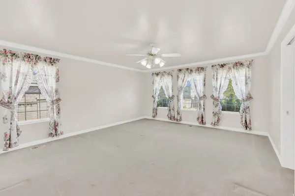 3080 W 4600 S, Roy, UT 84067