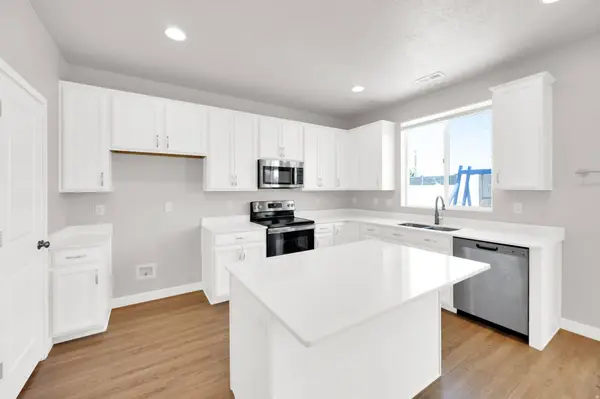 3061 S 2425 W, Syracuse, UT 84075