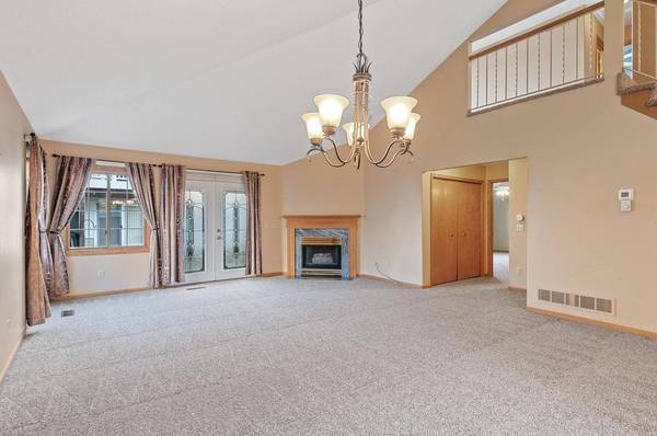 2909 Devonshire CIR #E, Woodbury, MN 55125