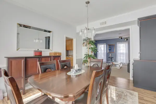 8591 Signal Hill Rd, Manassas, VA 20110-5807