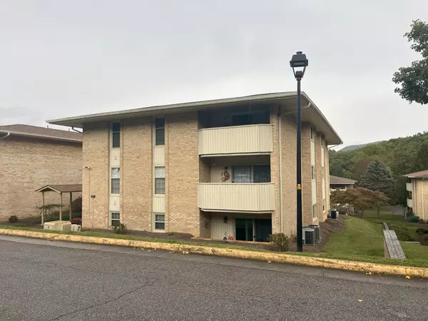 5260 Crossbow Cir #3D, Roanoke, VA 24018-9208