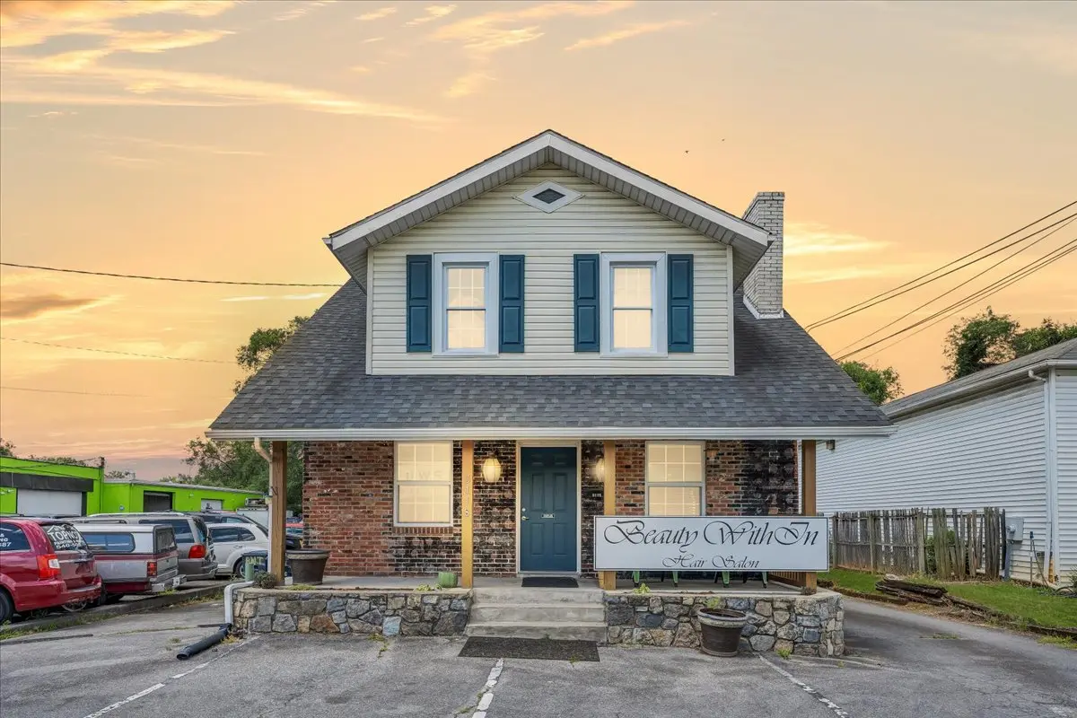 3118 Williamson Rd NW, Roanoke, VA 24012-4316