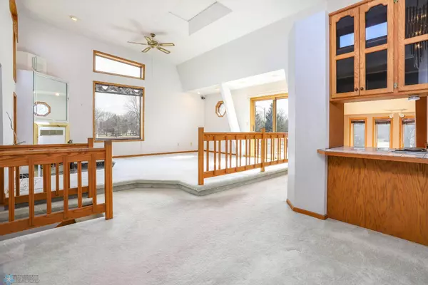 5621 33rd ST S, Fargo, ND 58104