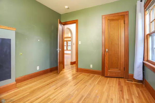 1317 4th ST N, Fargo, ND 58102