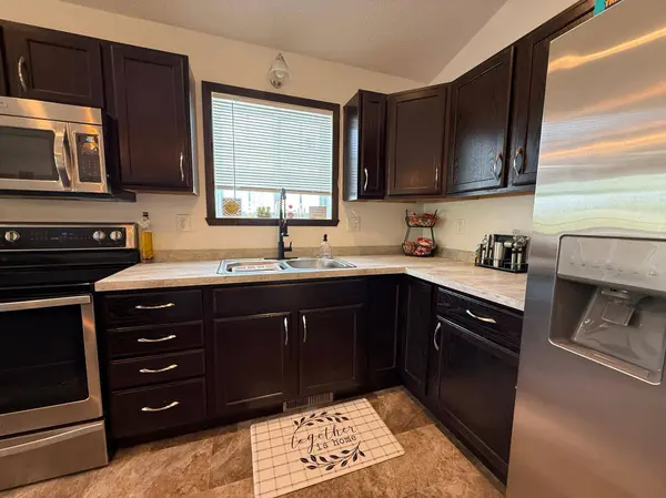 313 5th ST E, Horace, ND 58047