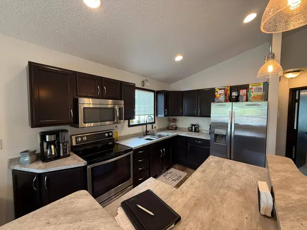 313 5th ST E, Horace, ND 58047