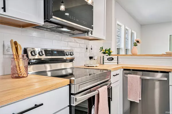 30627 County Road 20, Elkhart, IN 46517-9757